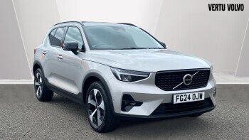 Volvo XC40 2.0 B4P Plus Dark 5dr Auto Petrol Estate
